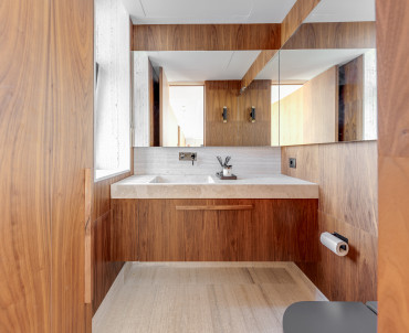 ¿Baños de madera rústicos o modernos?